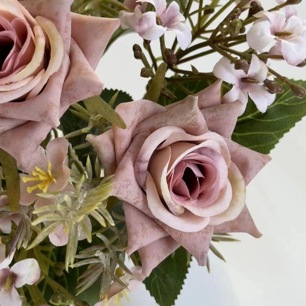 Bouquet bunga BKT 777 SEHAKU Mawar Artifisial Dekorasi Hiasan Seserahan Buket Palsu