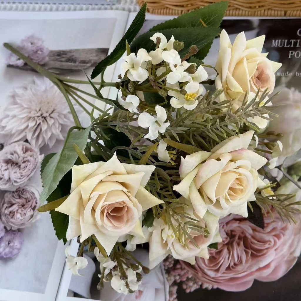 Bouquet bunga BKT 777 SEHAKU Mawar Artifisial Dekorasi Hiasan Seserahan Buket Palsu