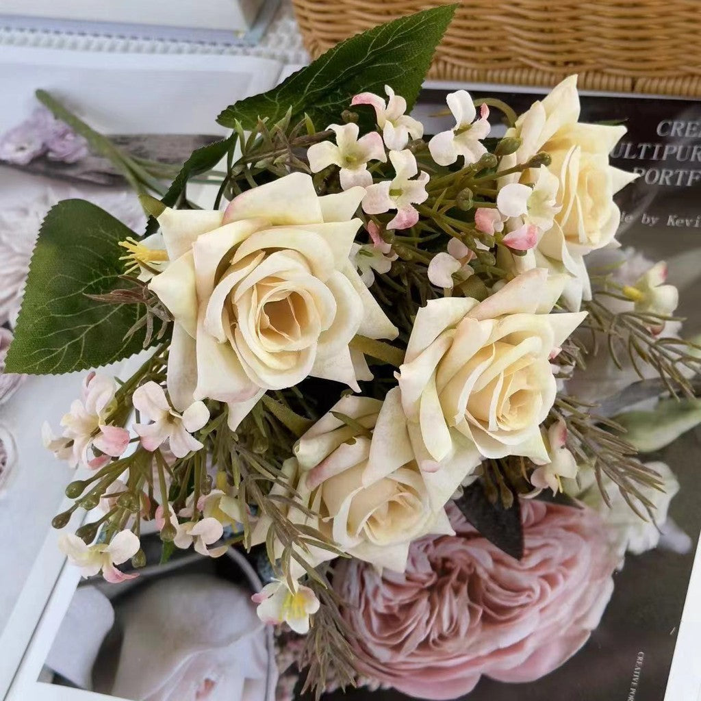 Bouquet bunga BKT 777 SEHAKU Mawar Artifisial Dekorasi Hiasan Seserahan Buket Palsu