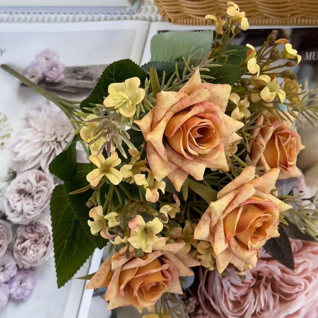 Bouquet bunga BKT 777 SEHAKU Mawar Artifisial Dekorasi Hiasan Seserahan Buket Palsu