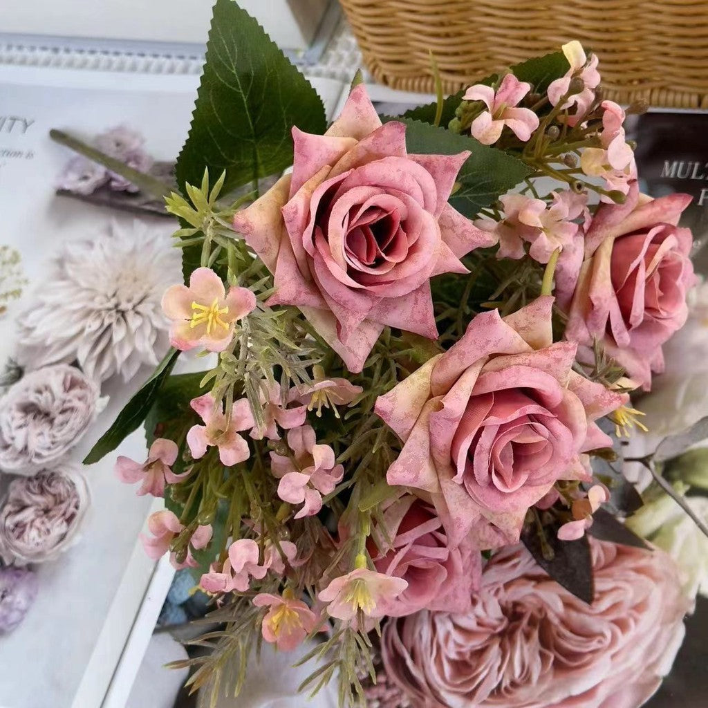 Bouquet bunga BKT 777 SEHAKU Mawar Artifisial Dekorasi Hiasan Seserahan Buket Palsu