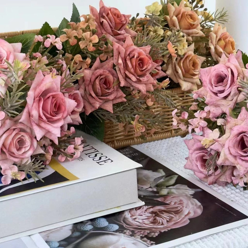 Bouquet bunga BKT 777 SEHAKU Mawar Artifisial Dekorasi Hiasan Seserahan Buket Palsu