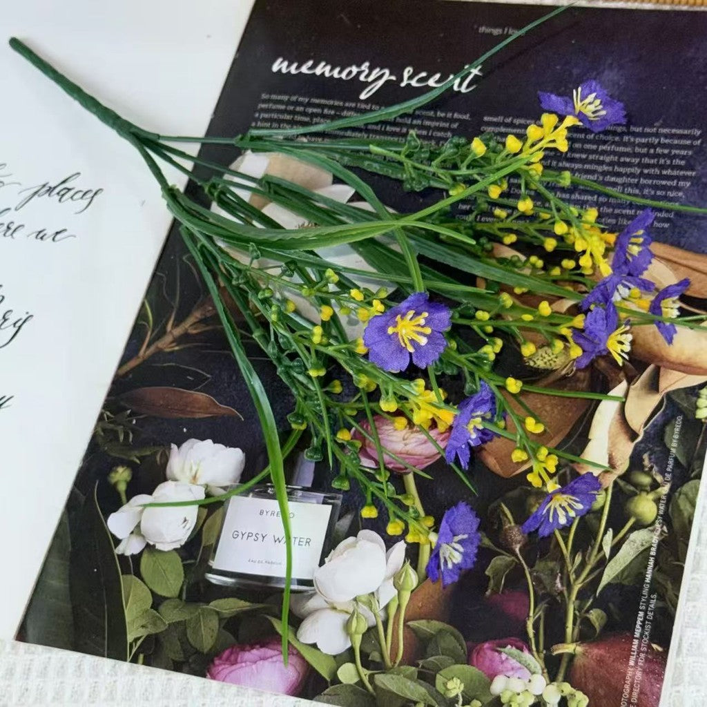 Bouquet bunga BKT 1014 HWA Bunga Krisan Artifisial Dekorasi Hiasan Seserahan Buket Palsu